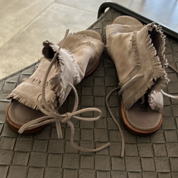 NEW Sundance mocassin sandals size 39 - Picture 2 of 3